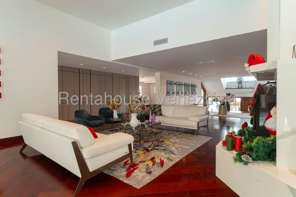 Casa (Multipes Niveles) en Venta en Cerro Verde, Distrito Metropolitano - 11