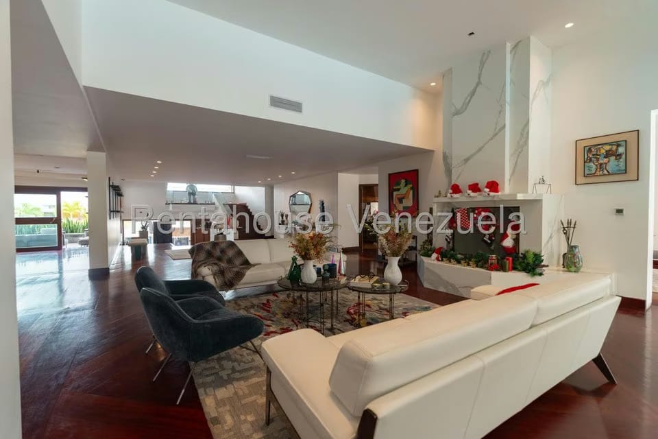 Casa (Multipes Niveles) en Venta en Cerro Verde, Distrito Metropolitano - 15