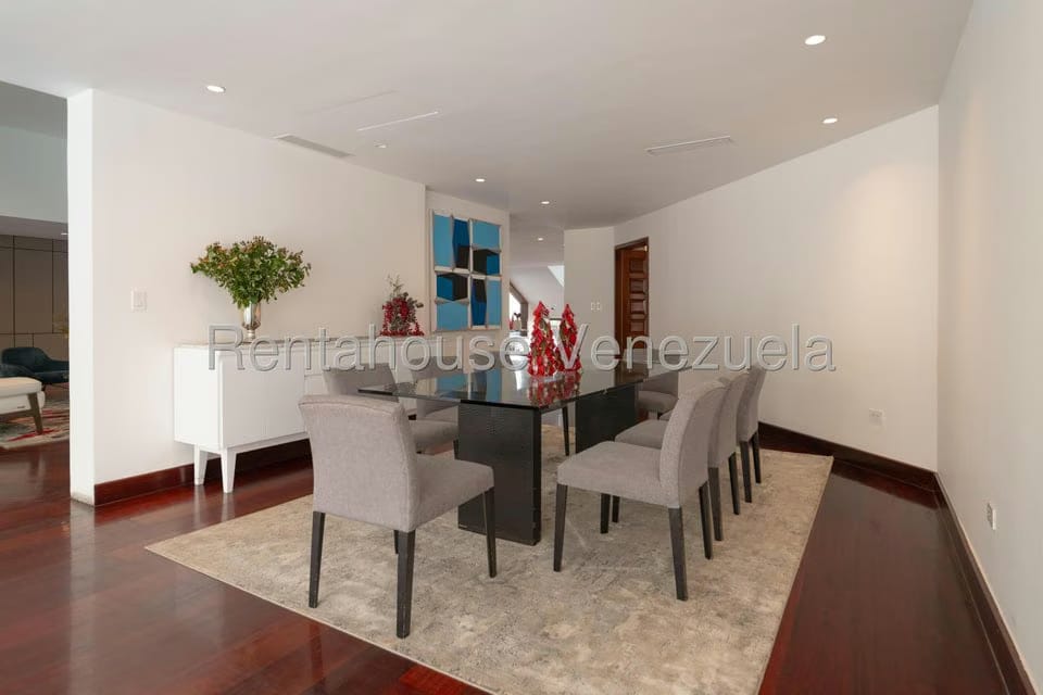 Casa (Multipes Niveles) en Venta en Cerro Verde, Distrito Metropolitano - 17