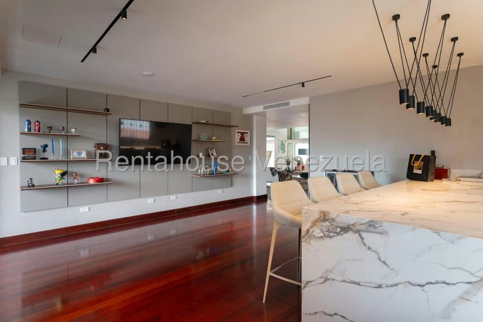Casa (Multipes Niveles) en Venta en Cerro Verde, Distrito Metropolitano - 21