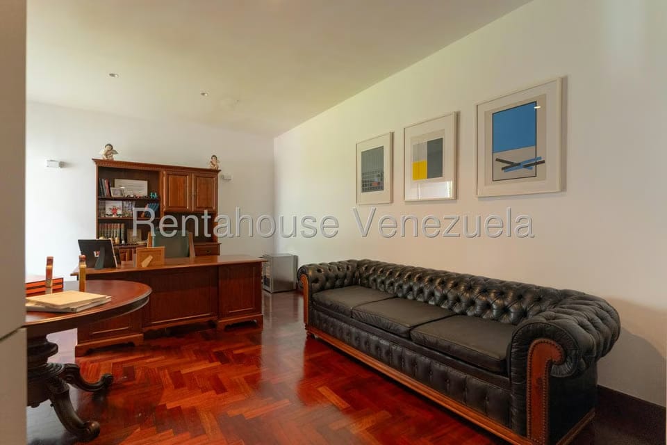 Casa (Multipes Niveles) en Venta en Cerro Verde, Distrito Metropolitano - 24