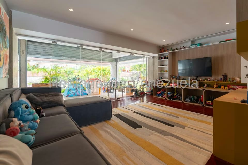 Casa (Multipes Niveles) en Venta en Cerro Verde, Distrito Metropolitano - 26