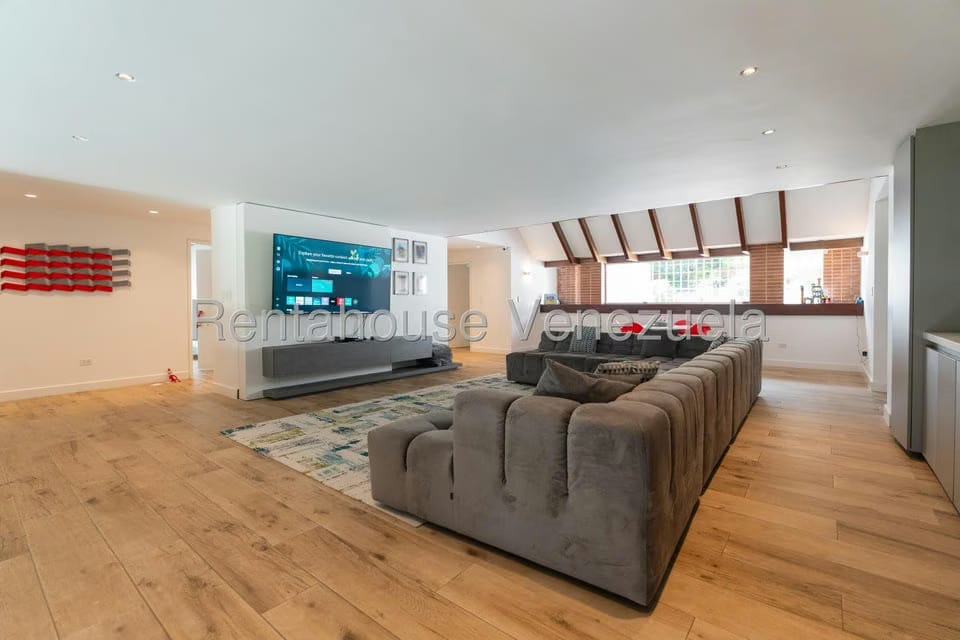 Casa (Multipes Niveles) en Venta en Cerro Verde, Distrito Metropolitano - 31