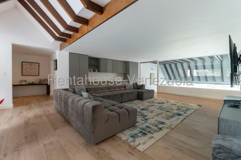Casa (Multipes Niveles) en Venta en Cerro Verde, Distrito Metropolitano - 33