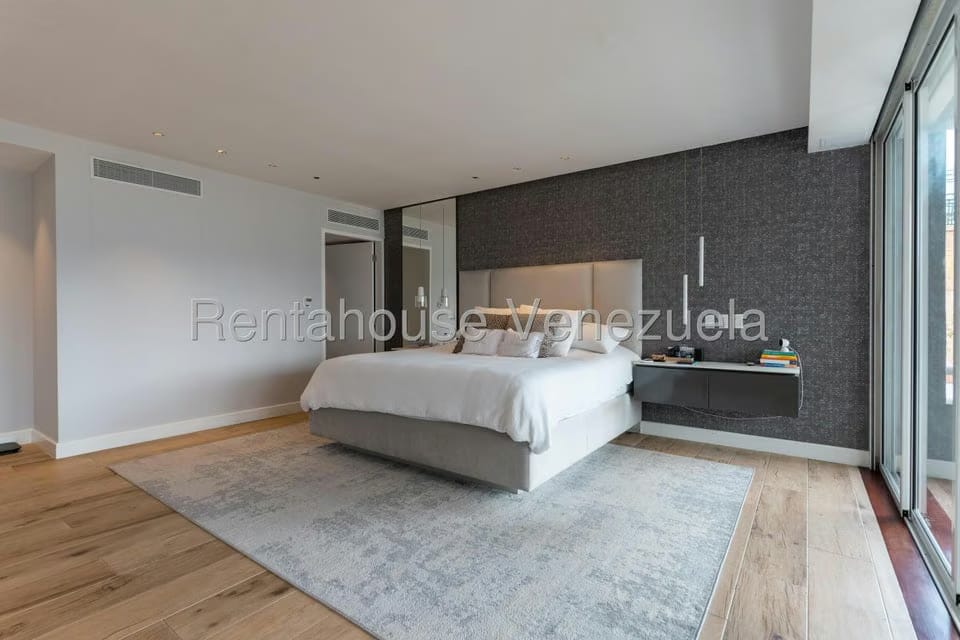 Casa (Multipes Niveles) en Venta en Cerro Verde, Distrito Metropolitano - 36