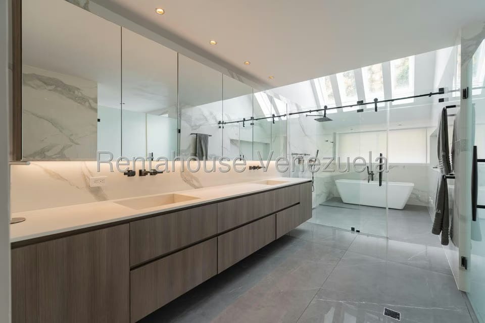 Casa (Multipes Niveles) en Venta en Cerro Verde, Distrito Metropolitano - 42