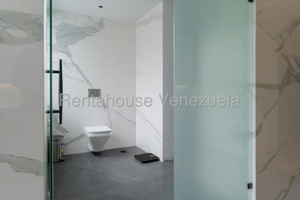 Casa (Multipes Niveles) en Venta en Cerro Verde, Distrito Metropolitano - 46