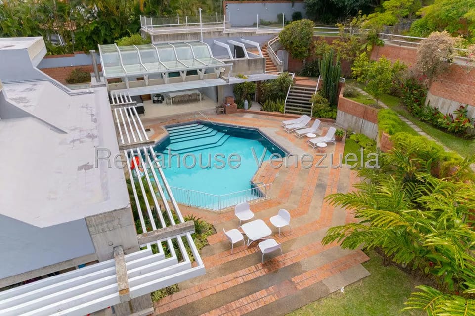 Casa (Multipes Niveles) en Venta en Cerro Verde, Distrito Metropolitano - 6