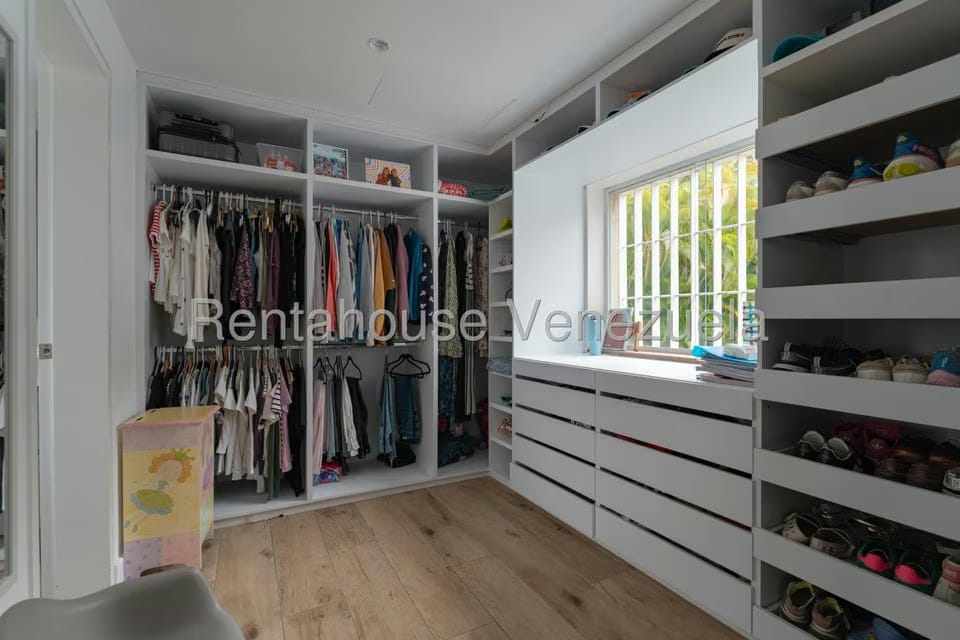 Casa (Multipes Niveles) en Venta en Cerro Verde, Distrito Metropolitano - 52
