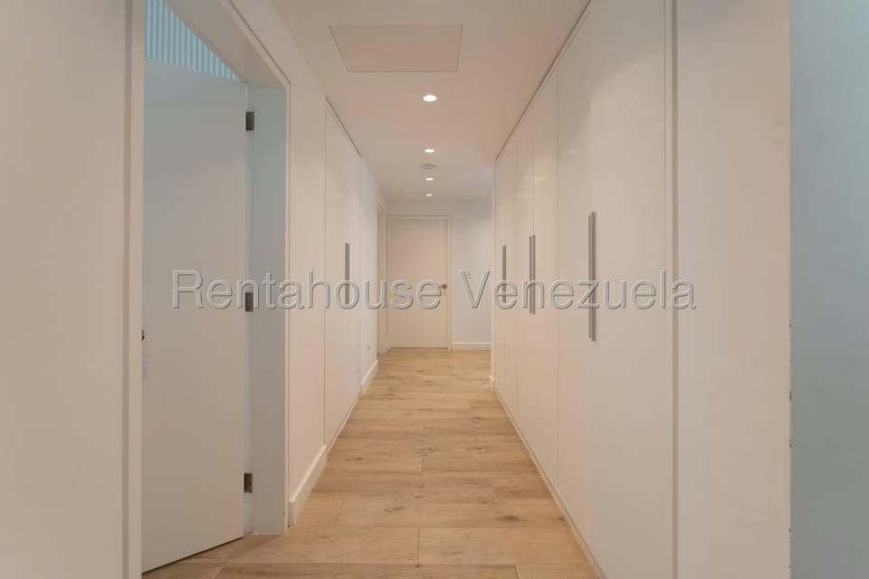 Casa (Multipes Niveles) en Venta en Cerro Verde, Distrito Metropolitano - 55