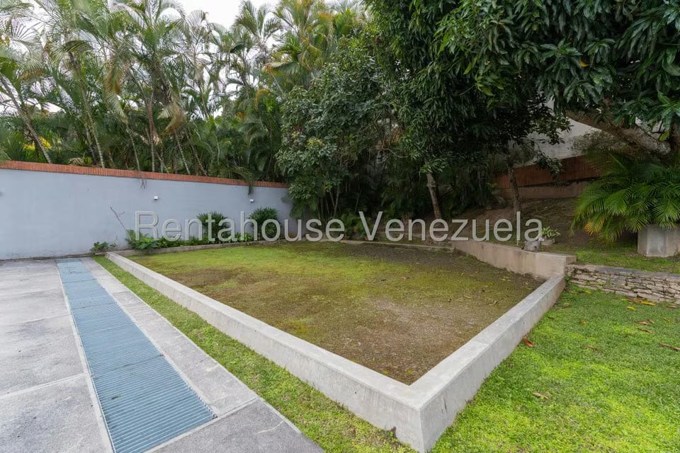 Casa (Multipes Niveles) en Venta en Cerro Verde, Distrito Metropolitano - 76