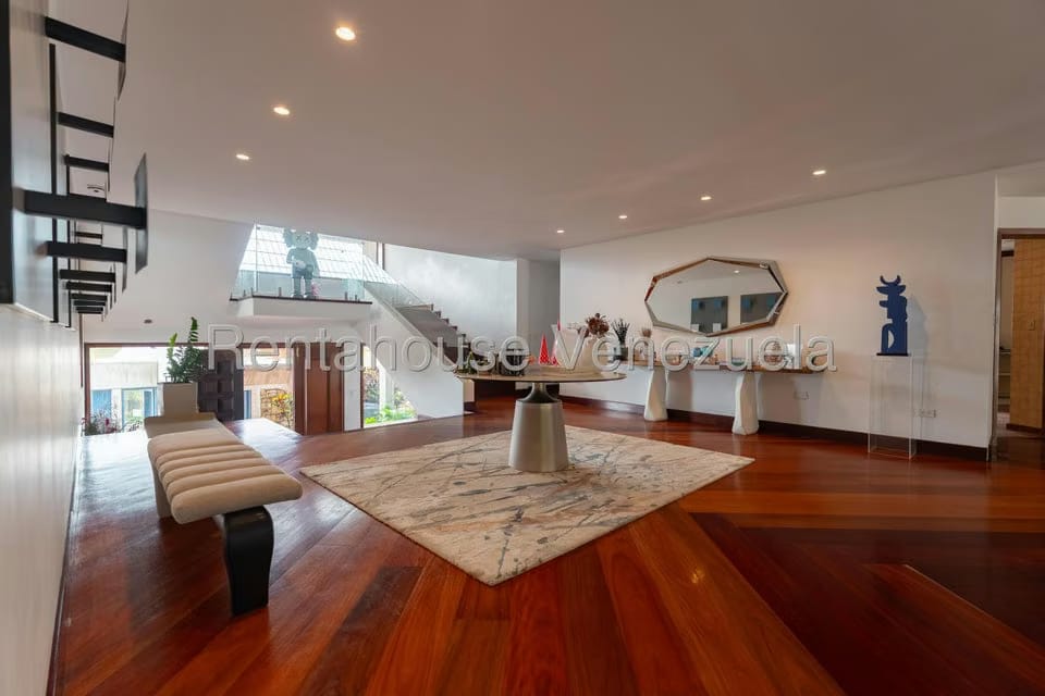 Casa (Multipes Niveles) en Venta en Cerro Verde, Distrito Metropolitano - 10