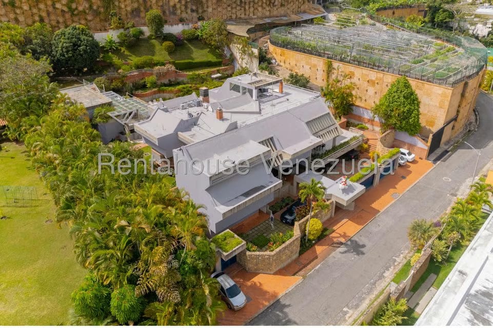 Casa (Multipes Niveles) en Venta en Cerro Verde, Distrito Metropolitano - 92