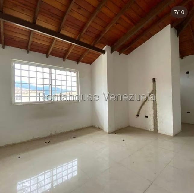Casa (Duplex) en Venta en Villas de Buenaventura, Miranda - 11