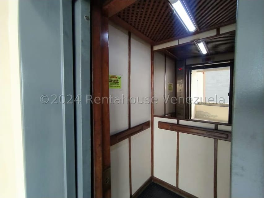 Comercial (Oficina) en Venta en Centro, Lara - 2