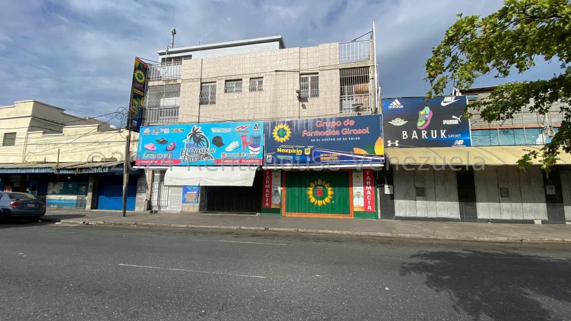 Comercial (Edificio) en Venta en Parroquia Concepcion, Lara - 2
