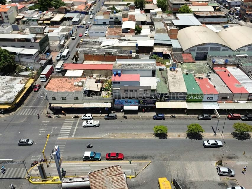 Comercial (Edificio) en Venta en Parroquia Concepcion, Lara - 4