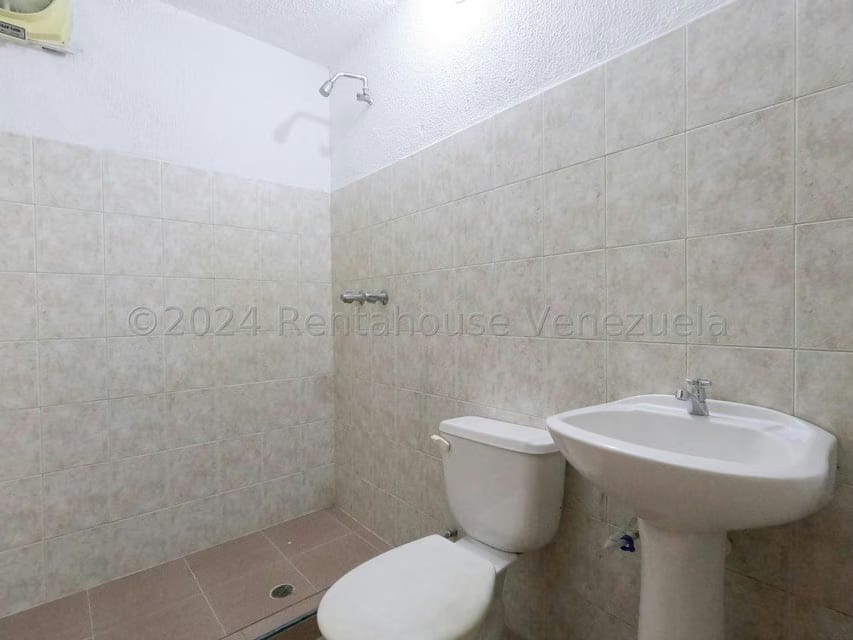 Comercial (Edificio) en Venta en Parroquia Concepcion, Lara - 34