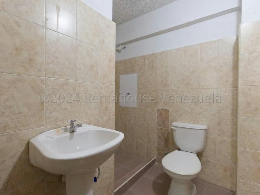 Comercial (Edificio) en Venta en Parroquia Concepcion, Lara - 42