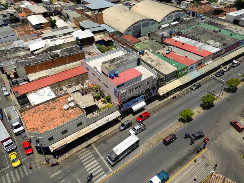Comercial (Edificio) en Venta en Parroquia Concepcion, Lara - 8