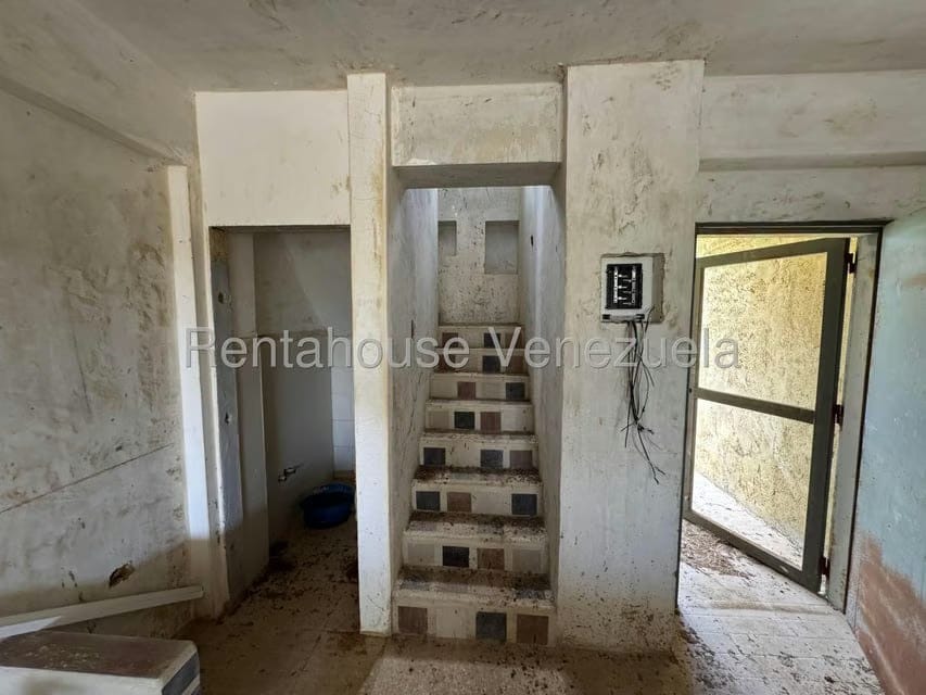 Townhouse (Duplex) en Venta en Carenero, Miranda - 13
