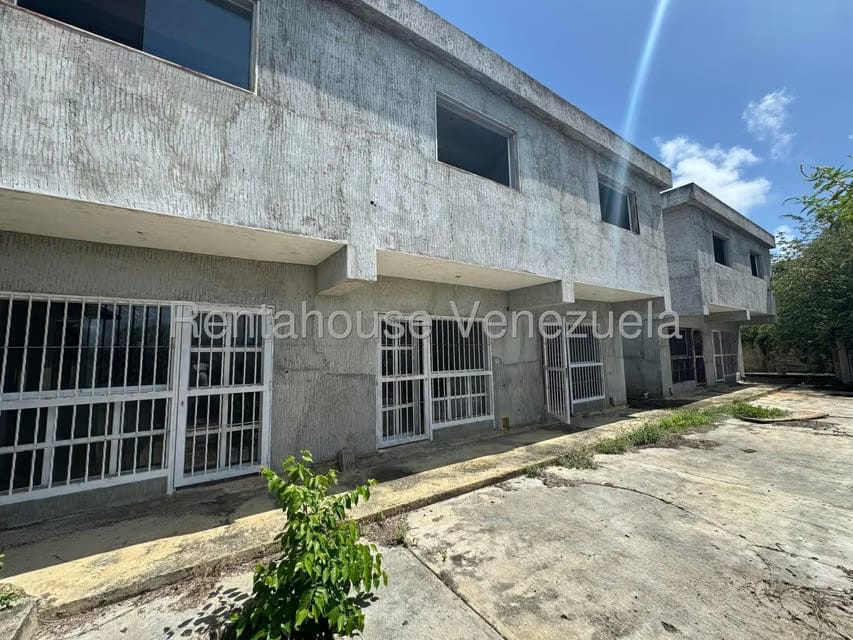 Townhouse (Duplex) en Venta en Carenero, Miranda - 3