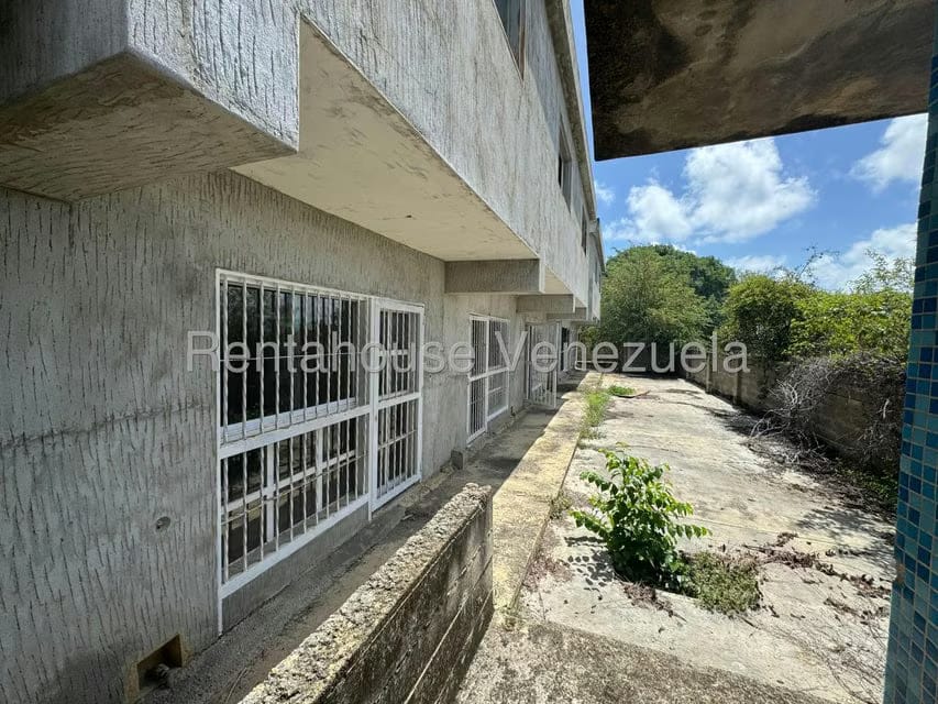 Townhouse (Duplex) en Venta en Carenero, Miranda - 4