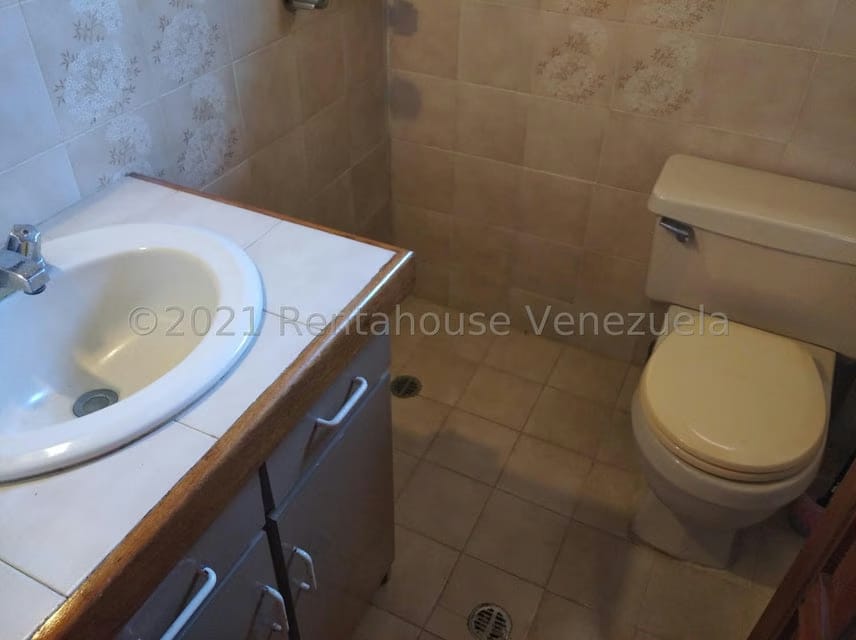 Casa (Duplex) en Venta en Oripoto, Distrito Metropolitano - 6