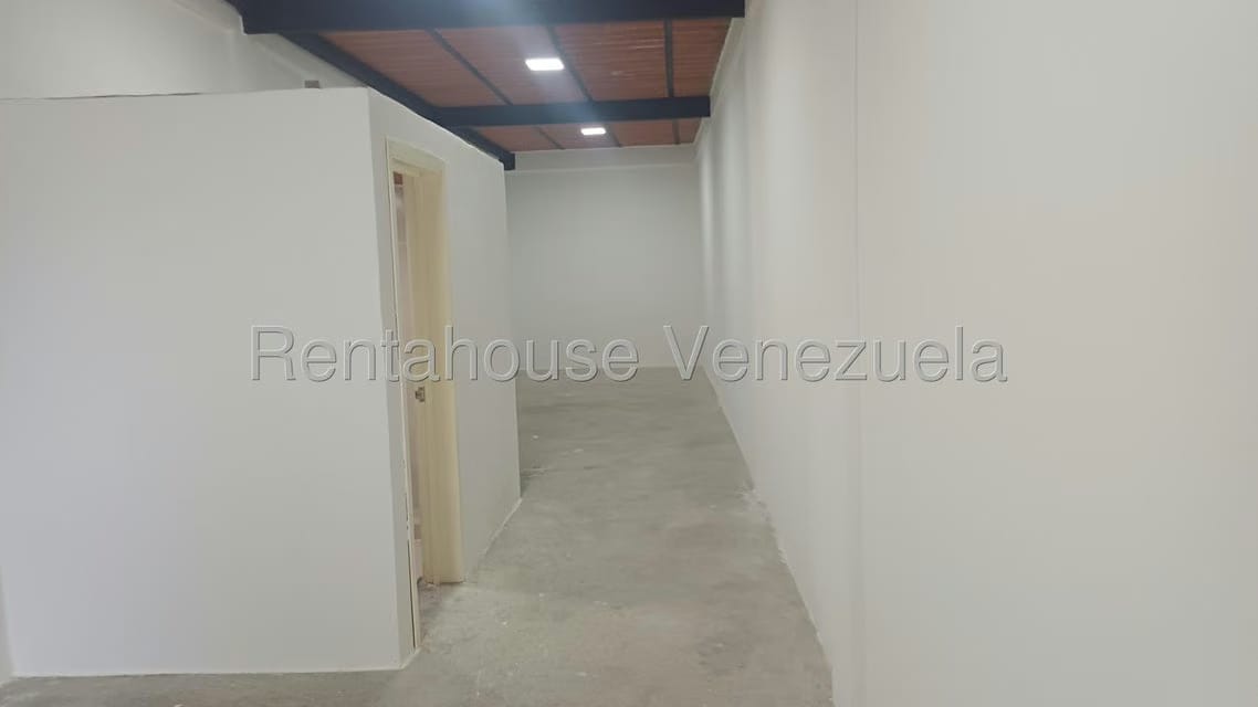 Comercial (Local Comercial) en Alquiler en Ruiz Pineda, Miranda - 3