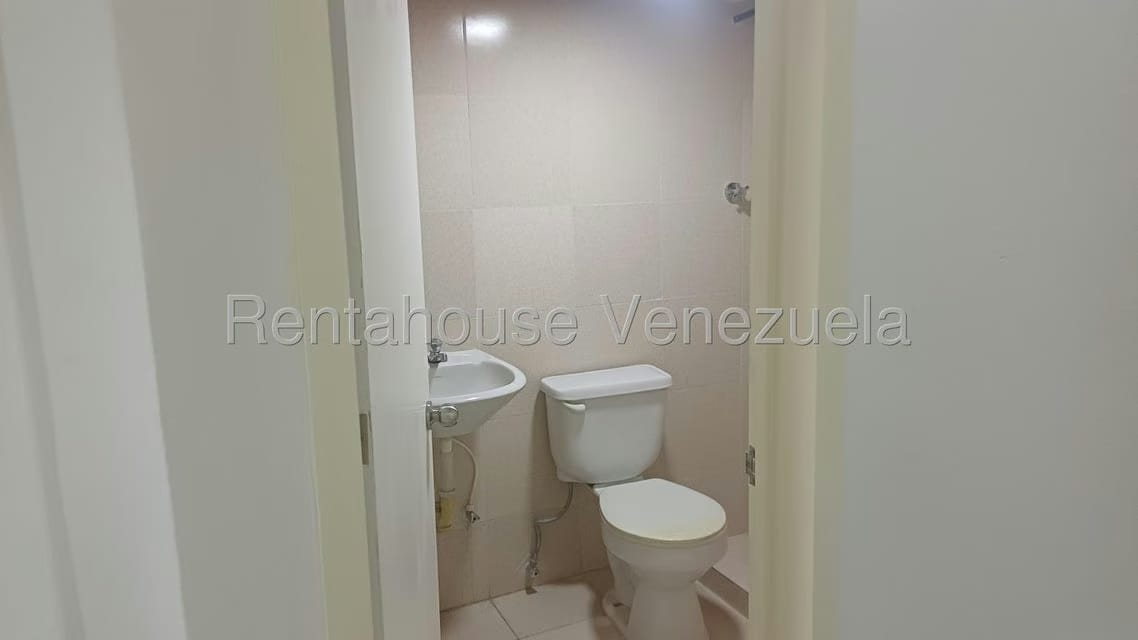 Comercial (Local Comercial) en Alquiler en Ruiz Pineda, Miranda - 4