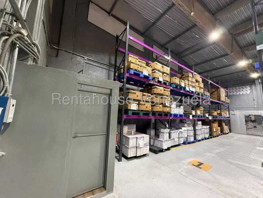Comercial (Local Comercial) en Venta en Guatire, Miranda - 3