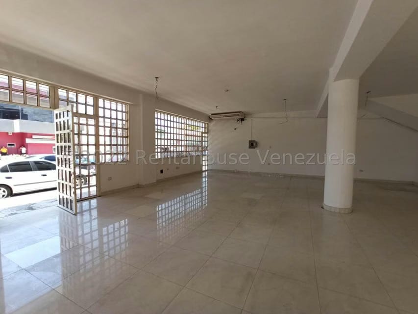 Comercial (Local Comercial) en Alquiler en Avenida Miranda, Aragua - 11