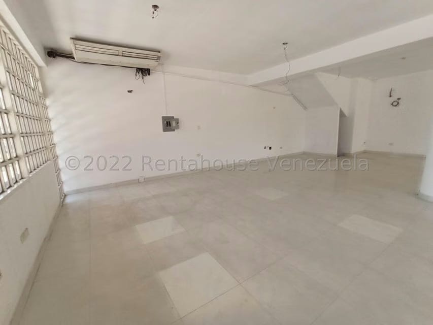 Comercial (Local Comercial) en Alquiler en Avenida Miranda, Aragua - 3