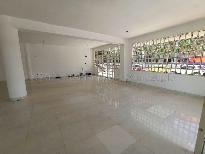 Comercial (Local Comercial) en Alquiler en Avenida Miranda, Aragua - 4