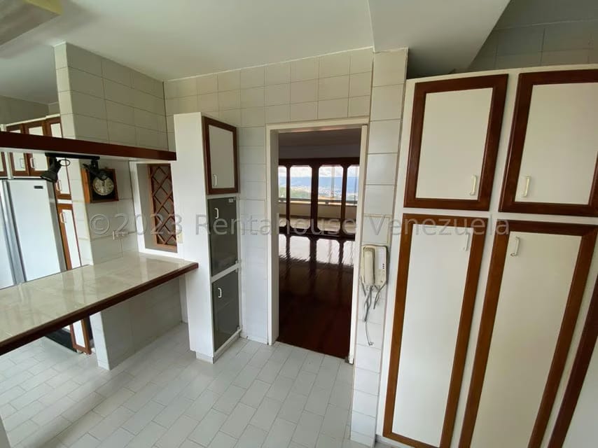 Apartamento (1 Nivel) en Alquiler en Los Naranjos del Cafetal, Distrito Metropolitano - 17