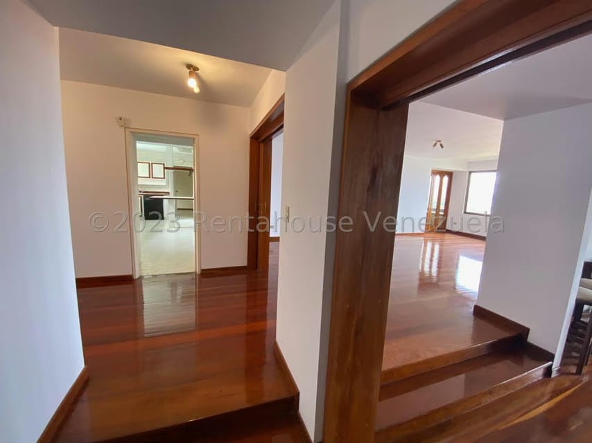 Apartamento (1 Nivel) en Alquiler en Los Naranjos del Cafetal, Distrito Metropolitano - 21