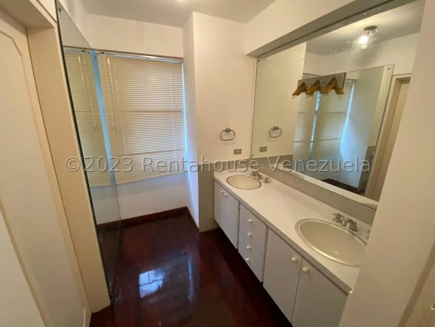 Apartamento (1 Nivel) en Alquiler en Los Naranjos del Cafetal, Distrito Metropolitano - 32