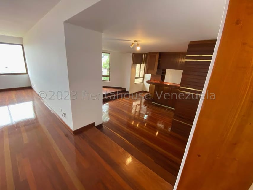Apartamento (1 Nivel) en Alquiler en Los Naranjos del Cafetal, Distrito Metropolitano - 10