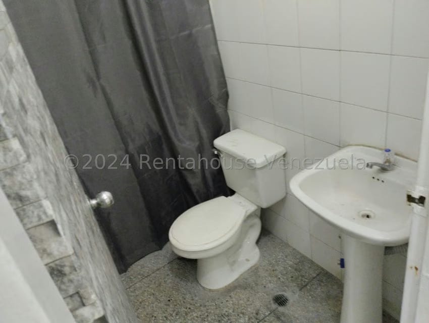 Comercial (Oficina) en Alquiler en Zona Oeste, Lara - 11