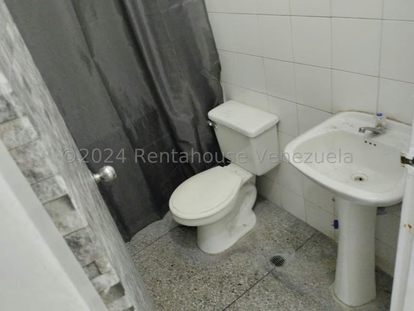 Comercial (Oficina) en Alquiler en Zona Oeste, Lara - 7