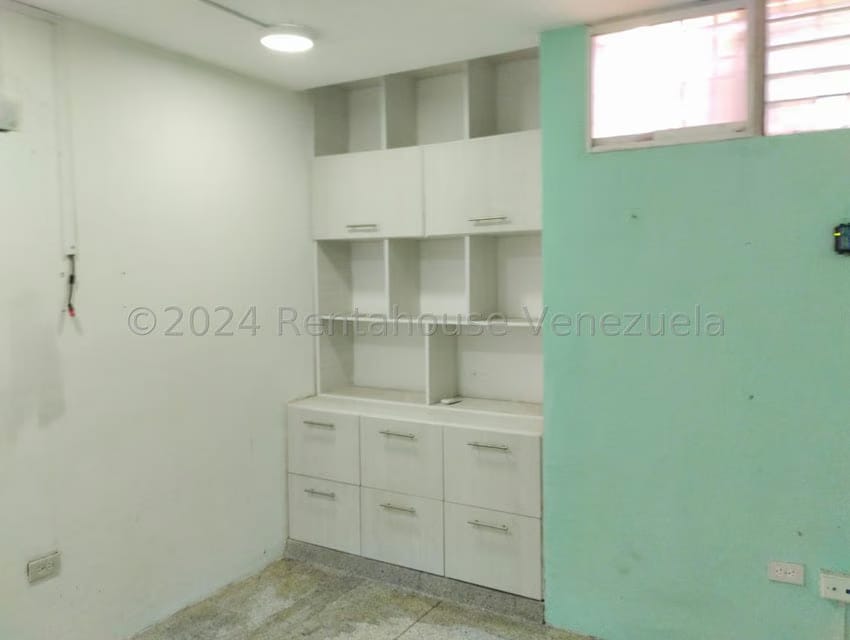 Comercial (Oficina) en Alquiler en Zona Oeste, Lara - 8