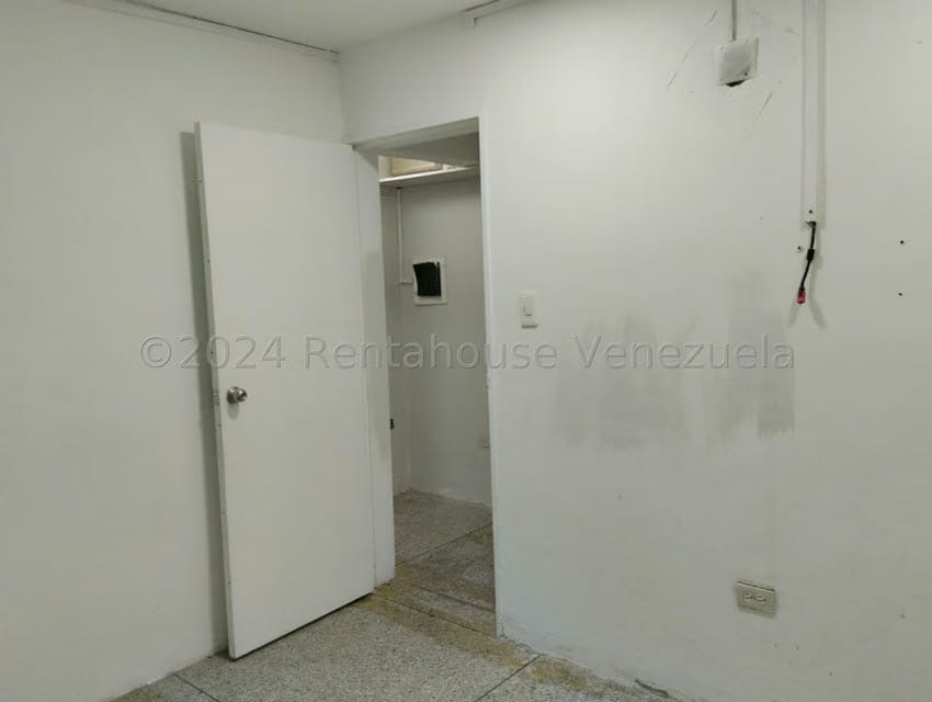 Comercial (Oficina) en Alquiler en Zona Oeste, Lara - 10