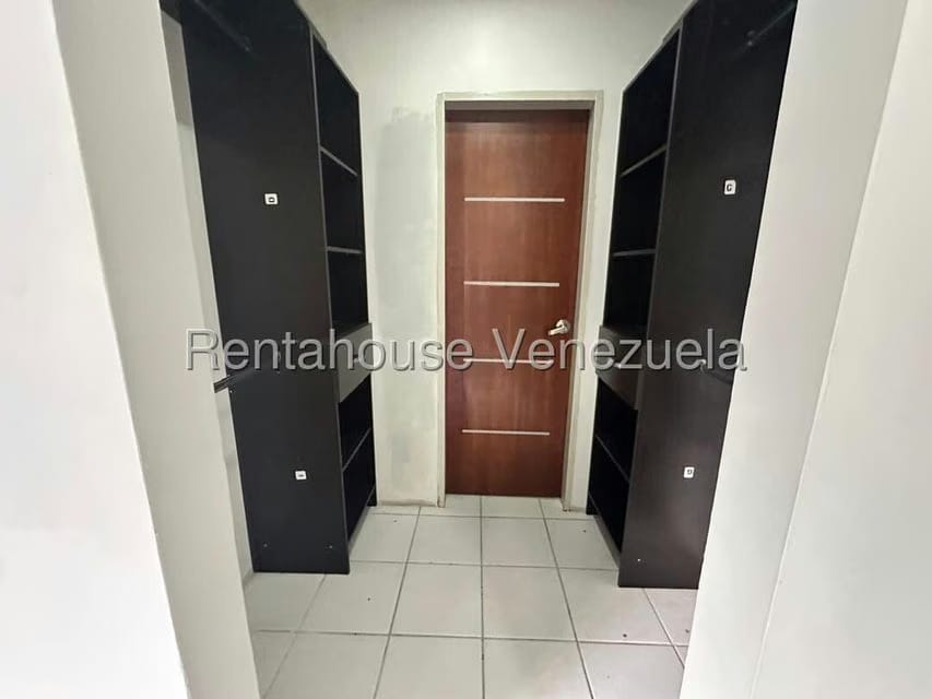Casa (Duplex) en Alquiler en Plaza Antigua, Portuguesa - 3