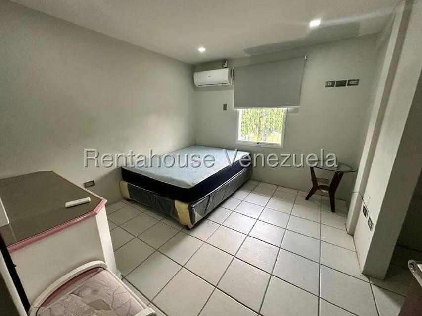 Casa (Duplex) en Alquiler en Plaza Antigua, Portuguesa - 4