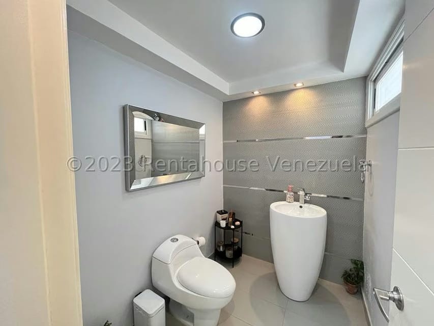 Townhouse (Multiples Niveles) en Venta en Loma Linda, Distrito Metropolitano - 10