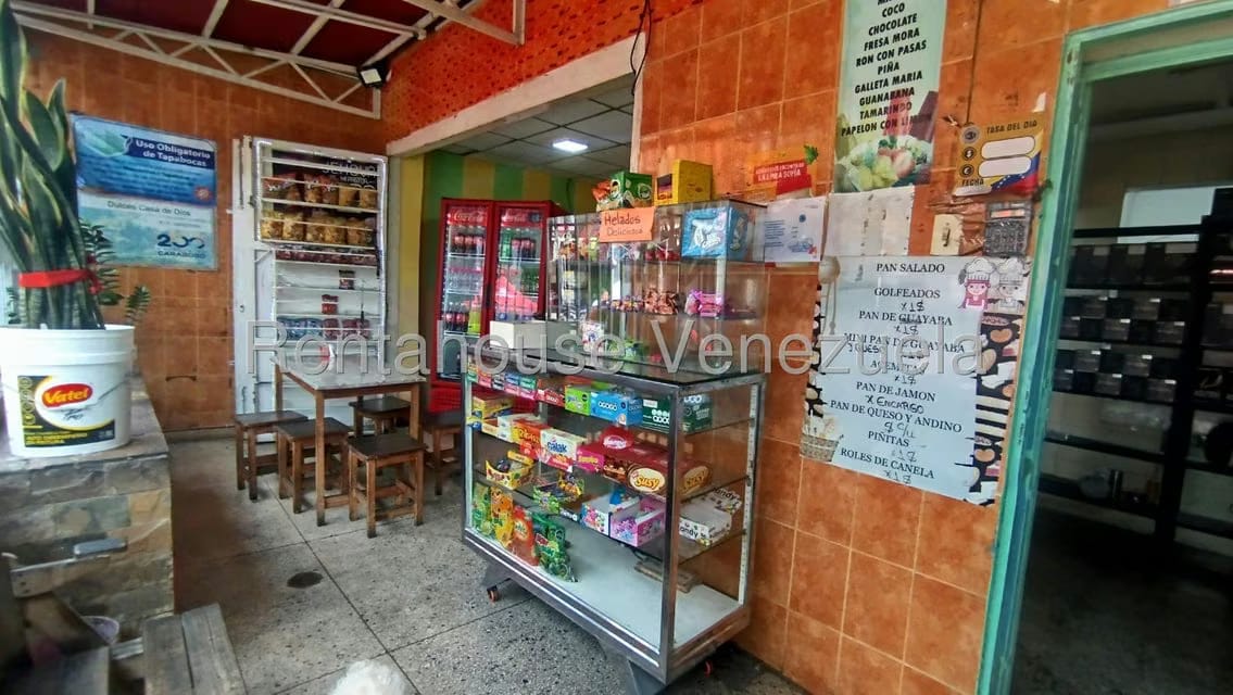 Casa (Multipes Niveles) en Venta en Catia, Distrito Metropolitano - 2