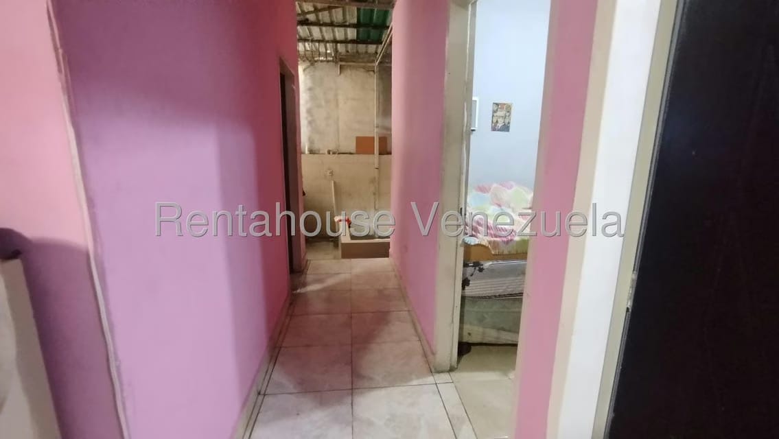 Casa (Multipes Niveles) en Venta en Catia, Distrito Metropolitano - 21