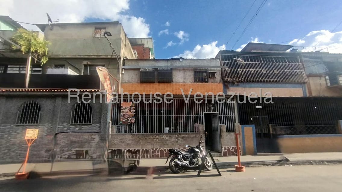 Casa (Multipes Niveles) en Venta en Catia, Distrito Metropolitano - 22