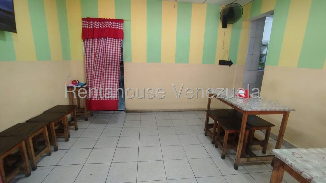 Casa (Multipes Niveles) en Venta en Catia, Distrito Metropolitano - 4