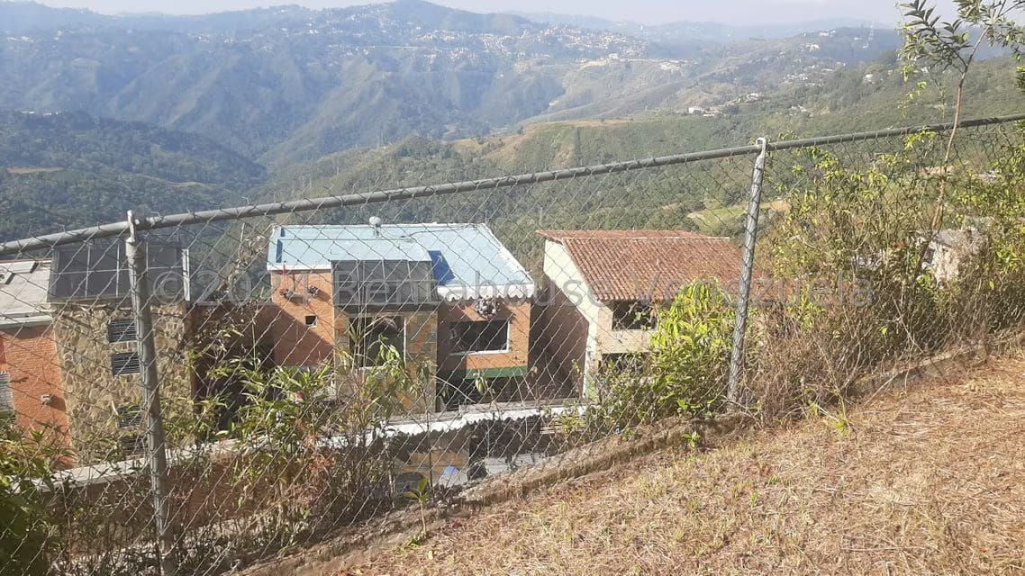 Terreno (Residencial) en Venta en Los Guayabitos, Distrito Metropolitano - 4